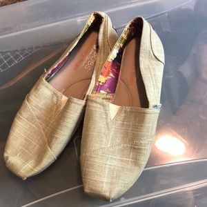 Skechers Bob’s slip-on tan shoes, NEW, size 7 1/2.